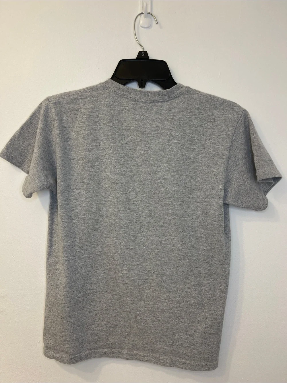 Gray Kids' Reptile Graphic Tee with Green Alligator Print Size Medium